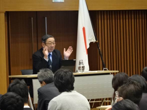 研修の様子(高橋講師)