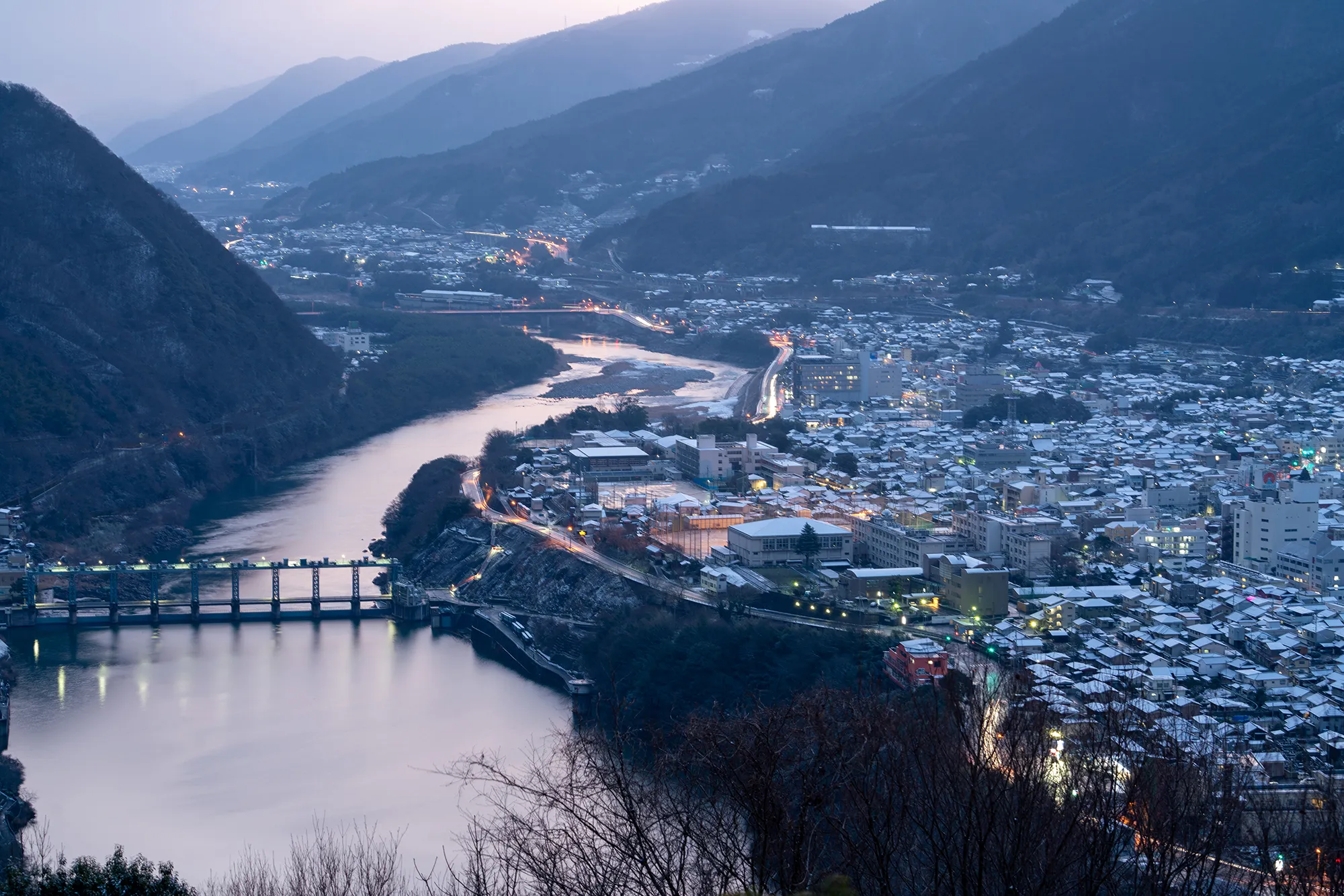 展望台から見た三好市の町並み
