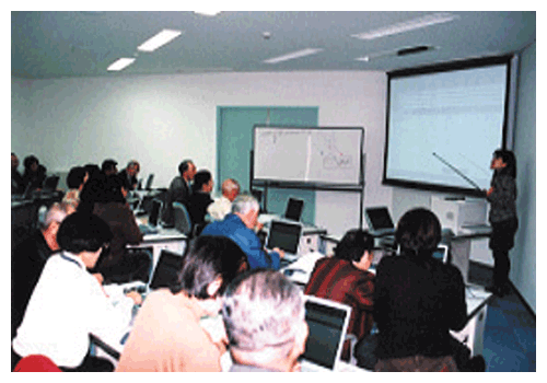 IT基礎技能講習の開催事例(山梨県須玉町)（写真)
