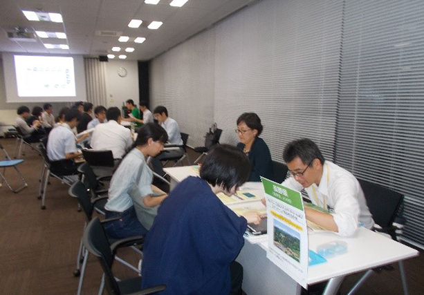 東京会場　交流会の様子　写真