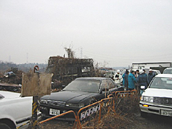 河川敷を駐車場等として不法占用写真