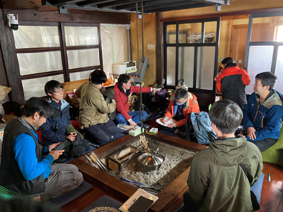 三井の里にて。右から2番目が山本さん