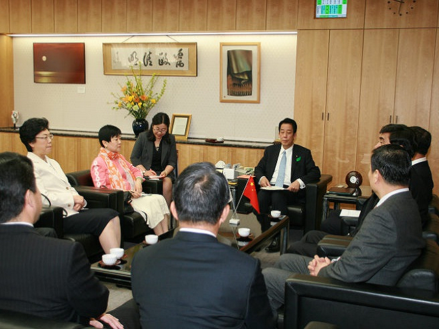 総務省｜「日中知事・省長フォーラム」開催に伴う第8次中国省長訪日代表団表敬（平成24年4月18日）