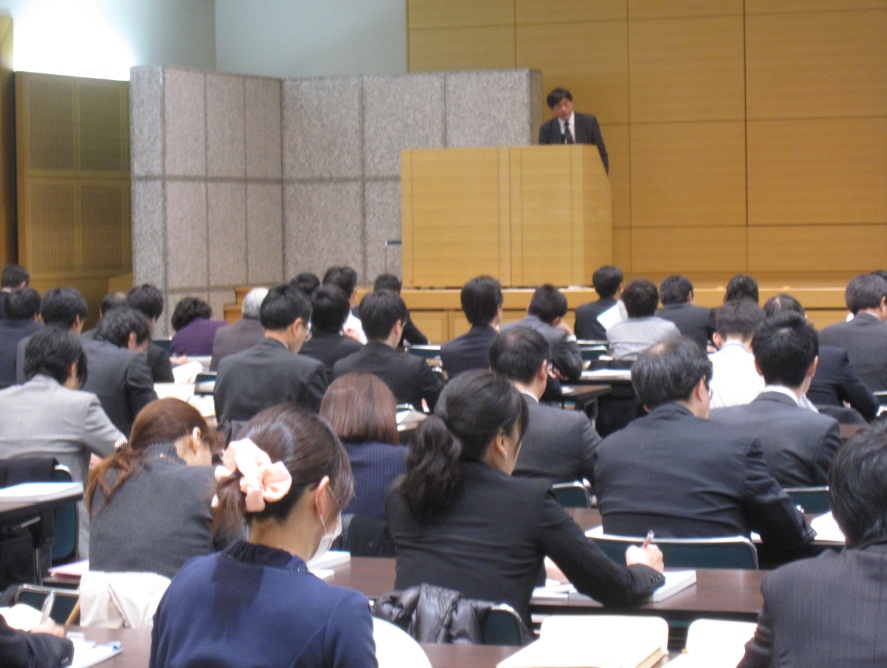 �i���̗l�q�j