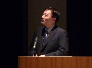 写真:山本教授の御講演の様子