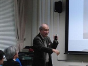 写真:徳島大学大学院 吉田(よしだ)教授