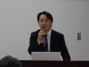 落合氏の講演の様子