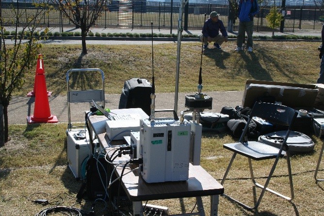 長距離無線中継システム（公共ブロードバンド移動通信システム）による訓練模様