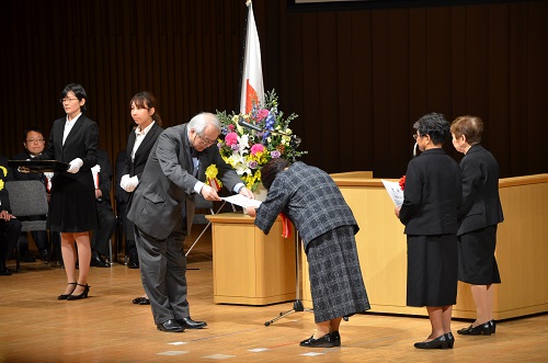 大内賞授与.jpg