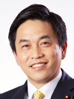 三浦靖大臣政務官の写真