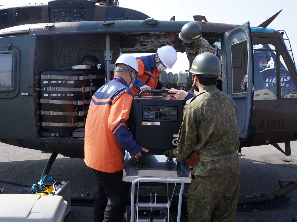 【陸上自衛隊第3師団との災害対策用移動通信機器等の空路搬送訓練に参加（2022.3.23〜3.24）】