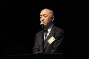 Έ䎁