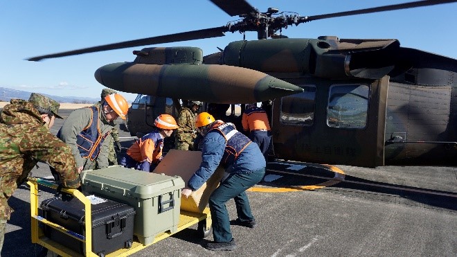 ړʐM@ςݍUH-60