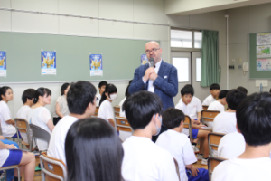 刈羽村立刈羽中学校での講演の様子
