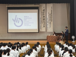 福岡県立小倉高等学校での講演の様子