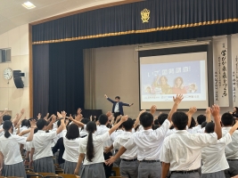 福岡県立小倉高等学校での講演の様子