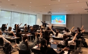 福岡県西南学院大学での講演の様子