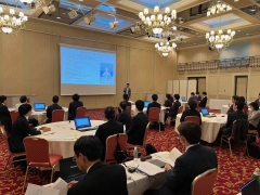 �u���̗l�q