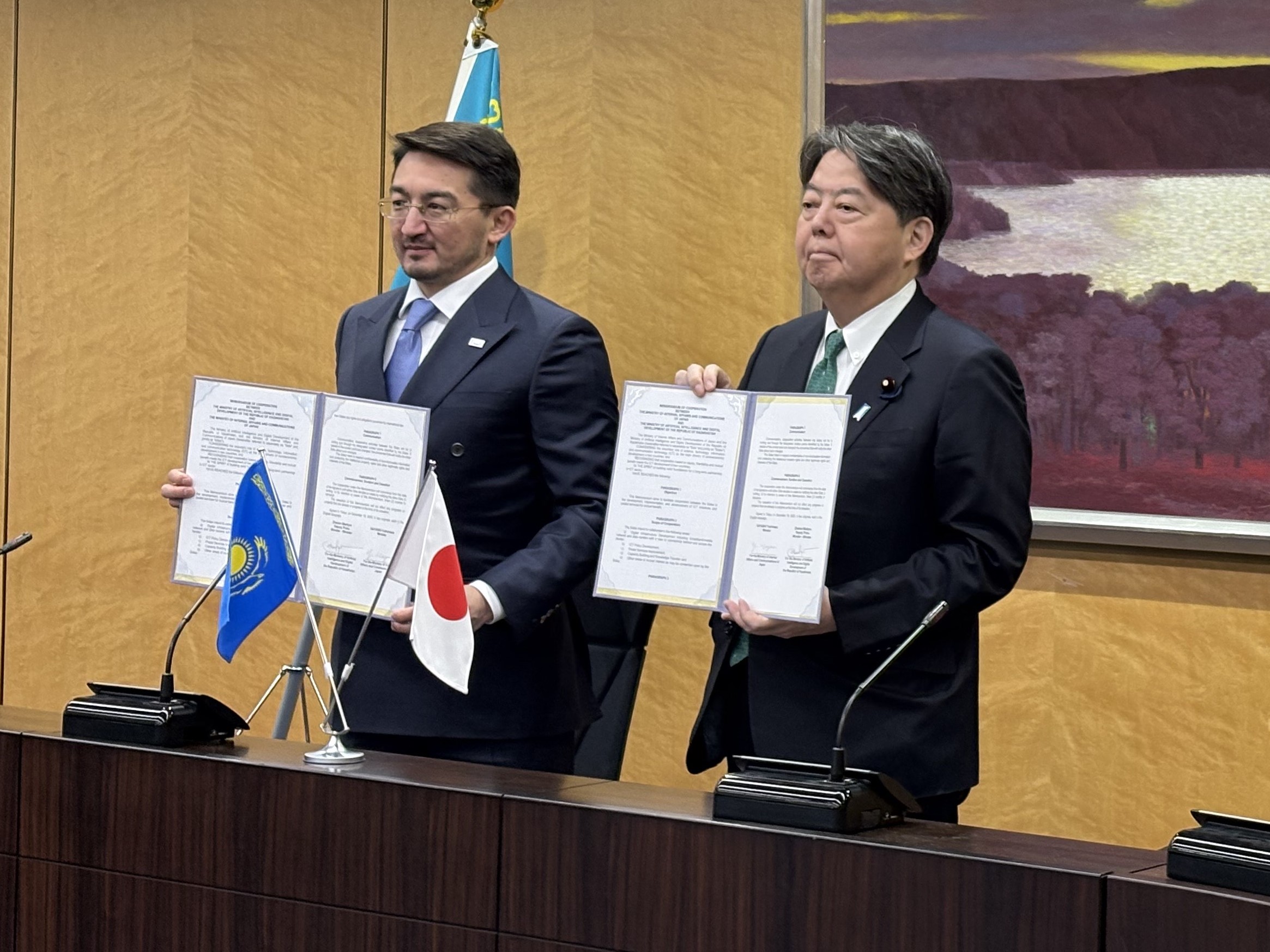 �i���͊o�����I����ё�����b�ƃ}�f�B�G�tAI�E�f�W�^���J����b�j