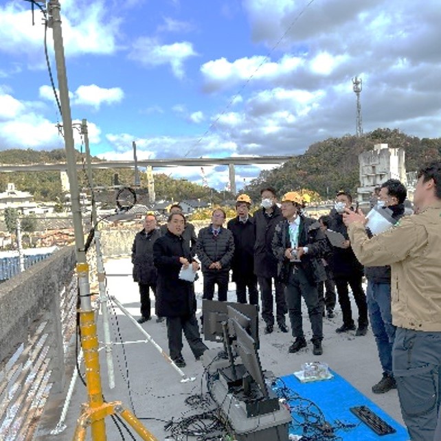 ���DDX����������IoT�Z�p�̎��؎��@���w��̎ʐ^�ł�