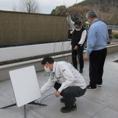 �����w��w�������a�@�ŃX�^�[�����N�̑ݏo�E�ݒu�P���̎ʐ^�ł�