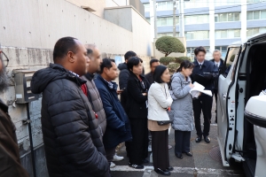 ���ʑ���f��