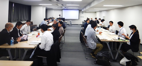 ���C�E�k���u���b�N �s��c�̗l�q�i�� �x�R���x�R�s�j