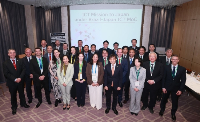 �i�����f�W�^���o�ϑΘb�Q���҃t�H�g�Z�b�V�����j