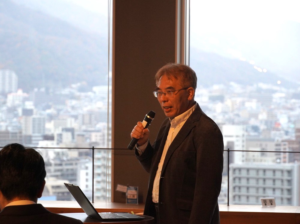 �ߓ����ɂ��u���̗l�q