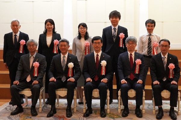 受賞者の集合写真
