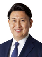 斎藤 アレックス副大臣の写真