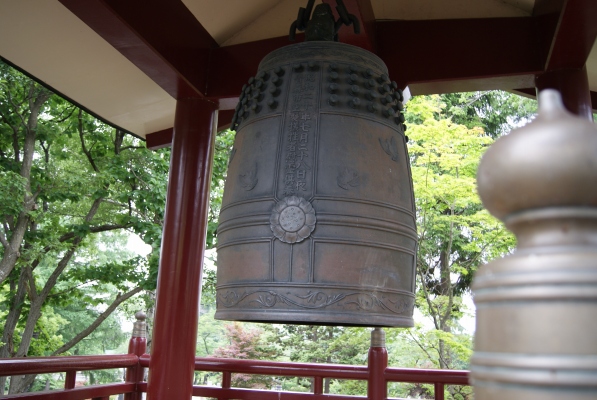 青森空襲犠牲者霊供養の鐘