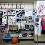 「能代バスケミュージアム」内の能代工業高校関連の展示写真