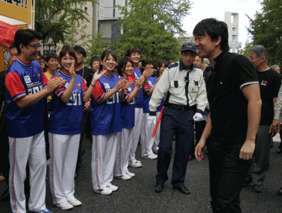 mfWT|u[XOŏo}TEAM2011̃o[