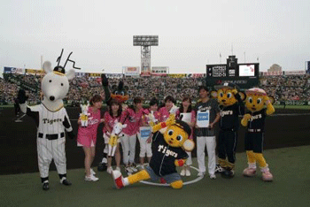 ʐ^FTEAM2011gbL[BƋLOBe