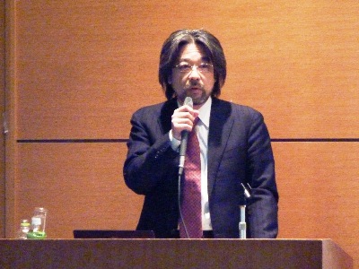 写真:数永信徳(かずなが のぶのり)主任研究官による講演の様子